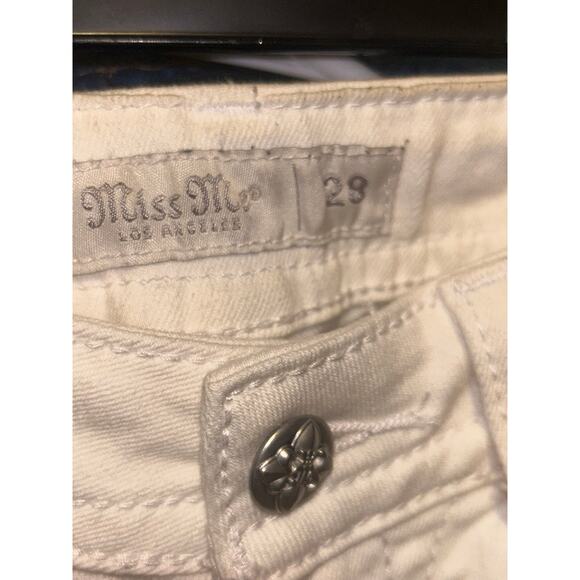 Miss Me MID-RISE bright White Flares with rhinestones pockets - Picture 11 of 12